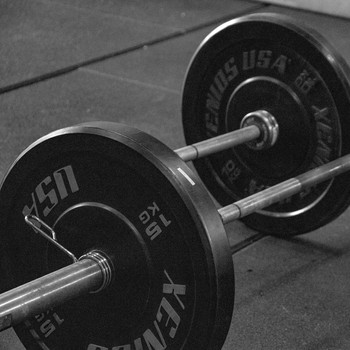 langhantel-krafttraining-fitness